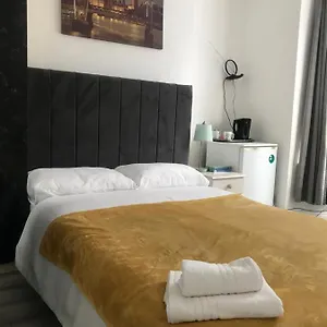 https://double-room-central-location.cambridgehotelsuk.com