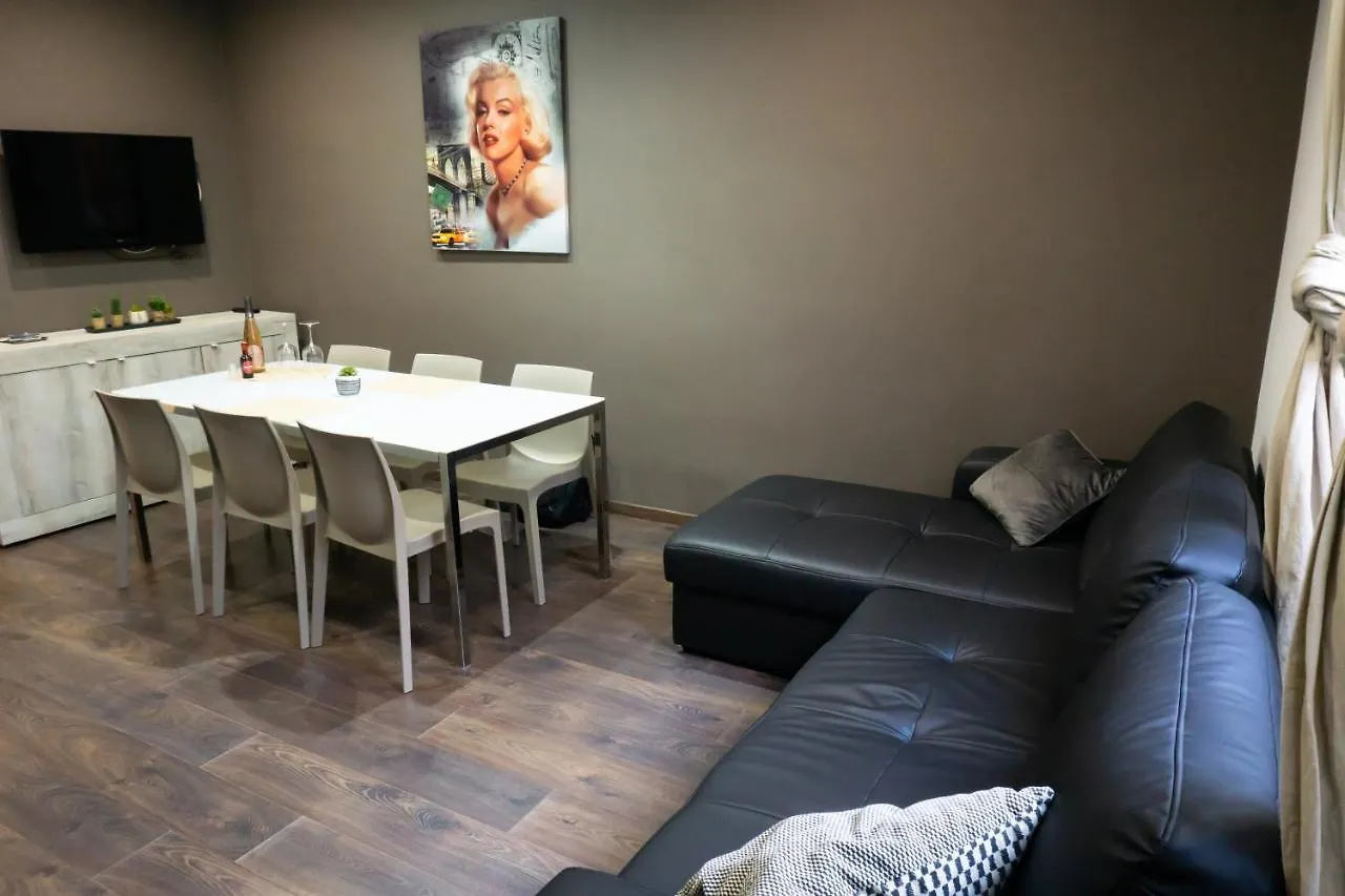 Marilyn'S Guest House Catania Italy